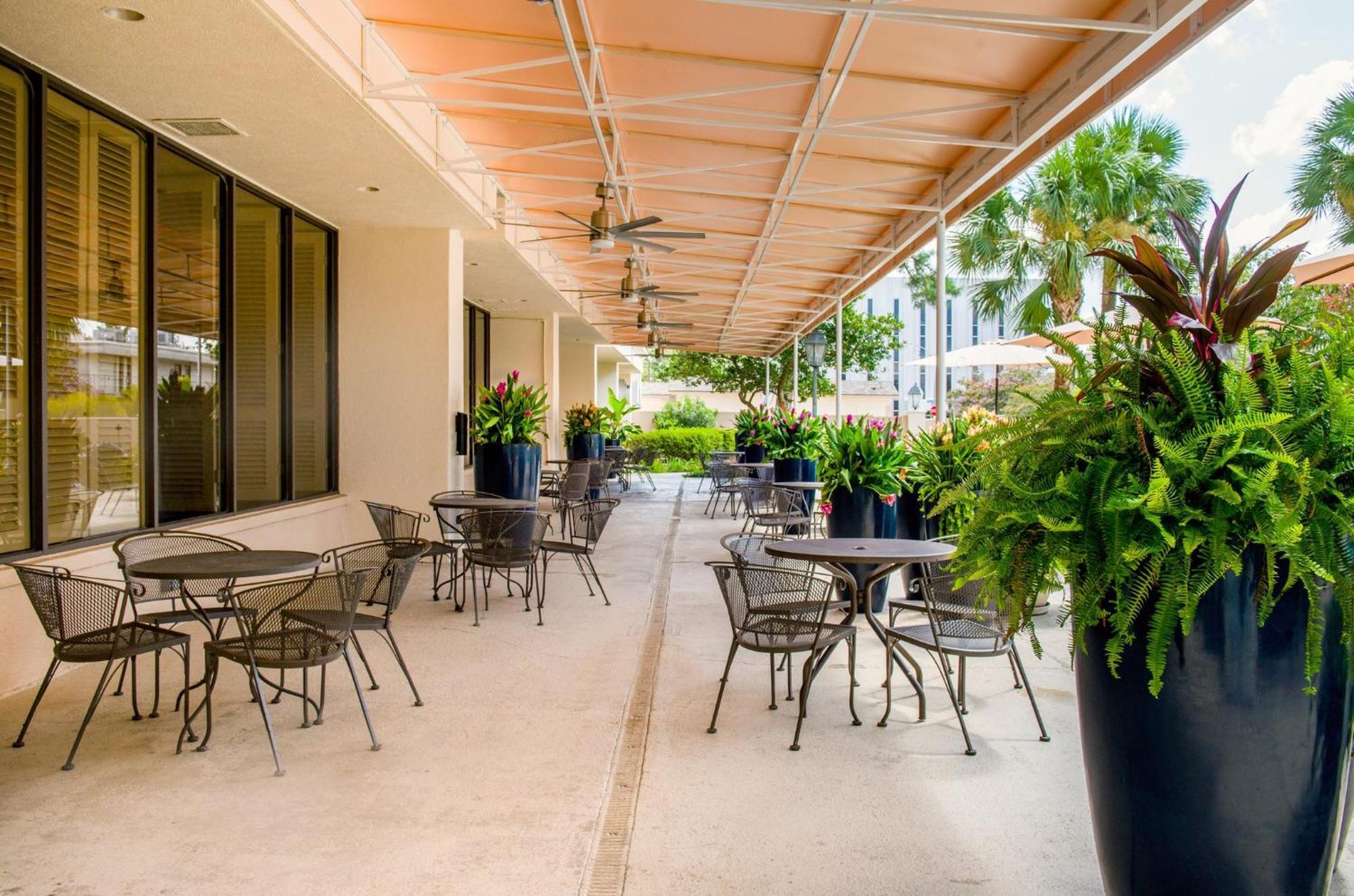 Crowne Plaza Executive Center Baton Rouge By Ihg Exterior foto